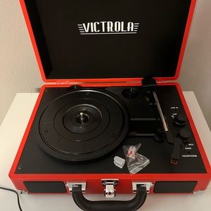 Victrola Record player barely used in excellent condition.